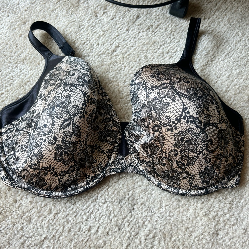 38G Playtex Women Nude/Black Lace Underwire Lined Love My Curves T-Shirt Bra